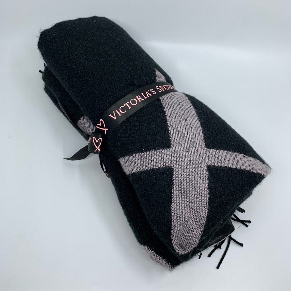 Victoria's Secret | Black & Pink 2017 Heart Fringe Throw Blanket